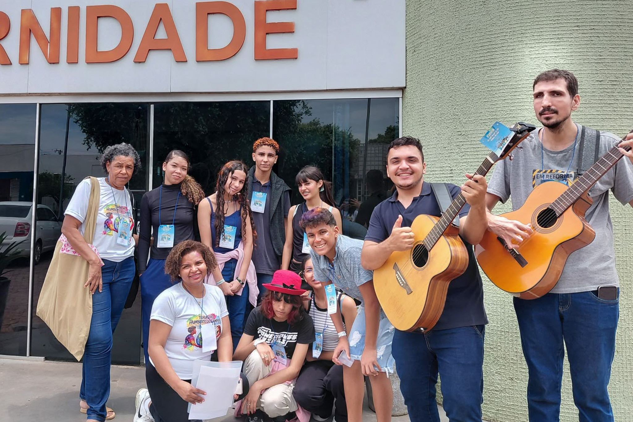 Jovens levam carinho e kits de maternidade a mães e crianças internadas em Várzea Grande