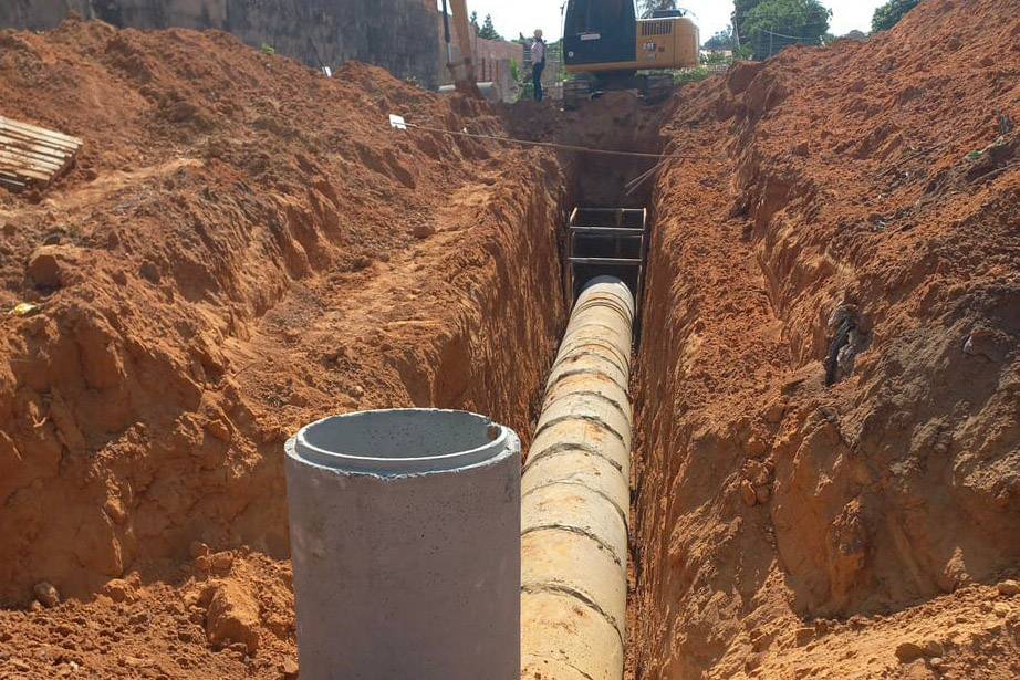 Várzea Grande avança com obras de drenagem e conclui 50% dos serviços no Residencial Joaquim Curvo