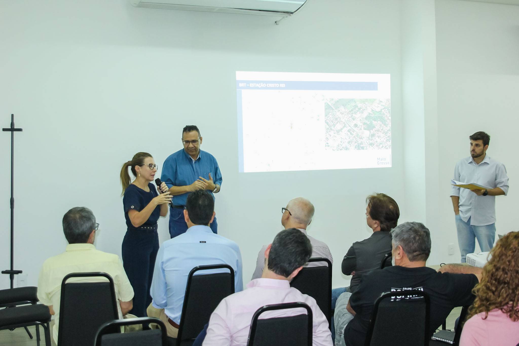 Prefeita reúne empresários e busca soluções para reforçar segurança na Avenida da FEB