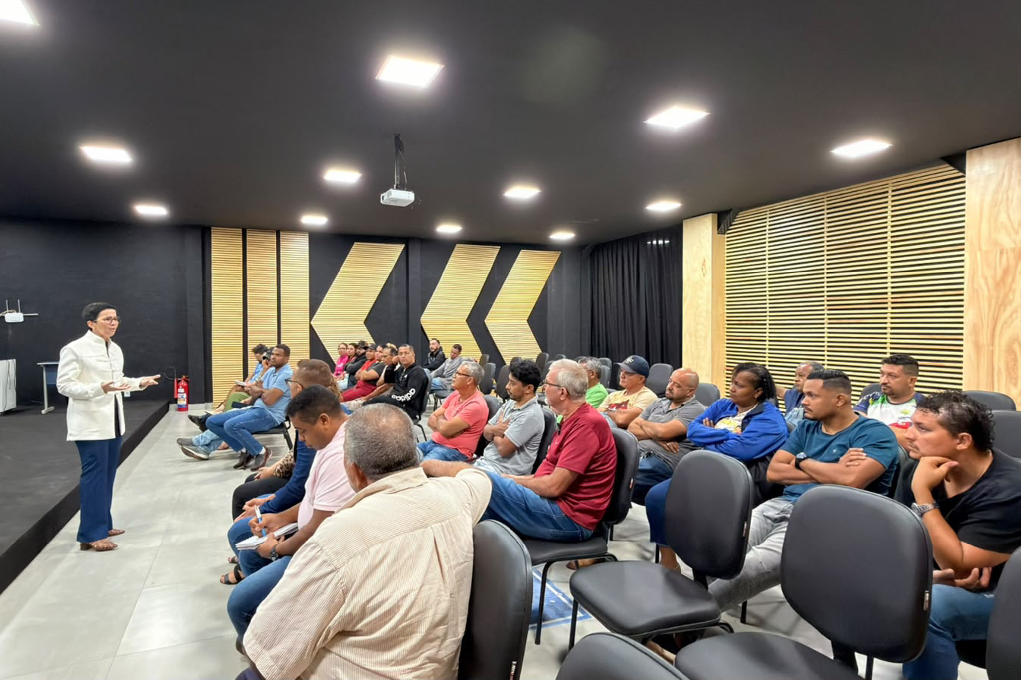 SMECEL reúne servidores do transporte e merenda para alinhar demandas e planejar ações para 2027