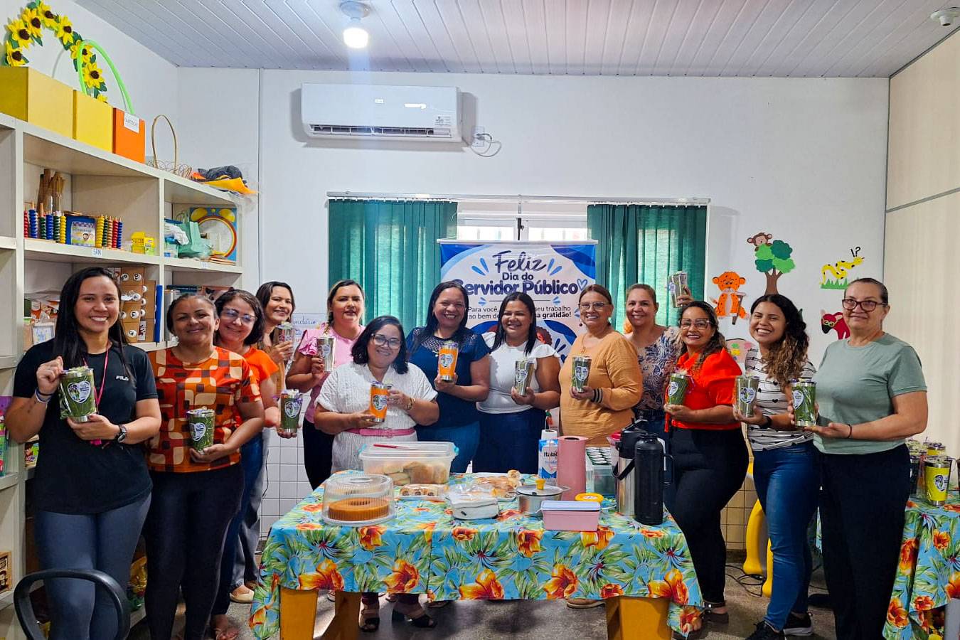 EMEB Ary Leite de Campos celebra Dia do Servidor Público com café da manhã e chá da tarde