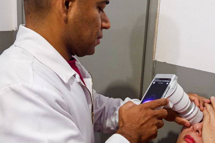 Várzea Grande amplia atendimento em saúde ocular e capacita profissionais para uso do retinógrafo nas UBSs