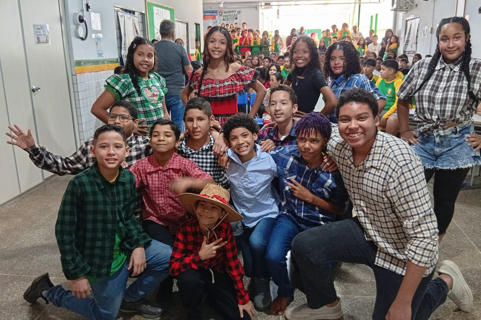 Escola Paulo Freire promove apresentações culturais inspiradas nas raízes nordestinas