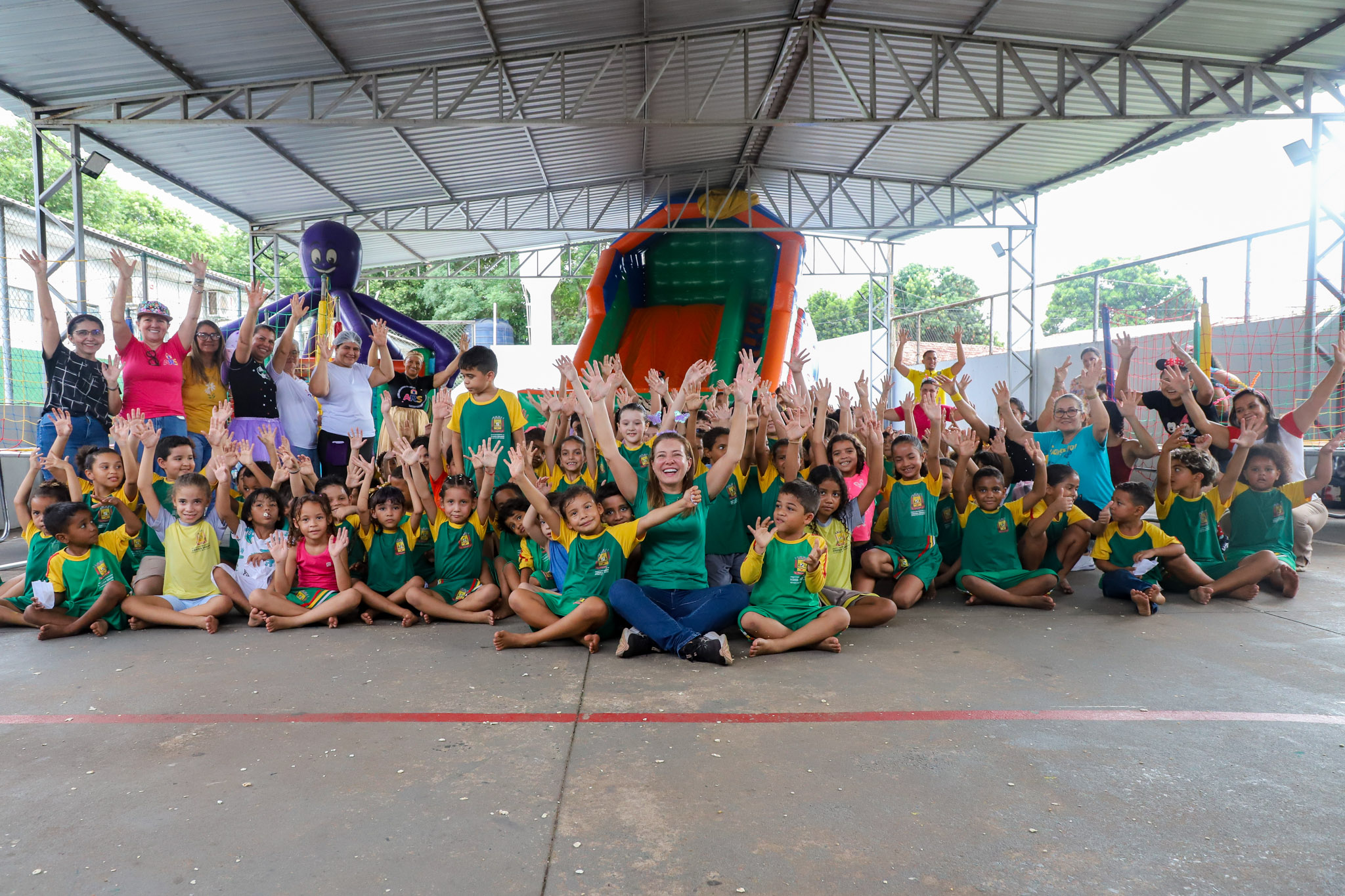 Flávia Moretti visita escolas e celebra o Dia das Crianças com alunos da rede municipal