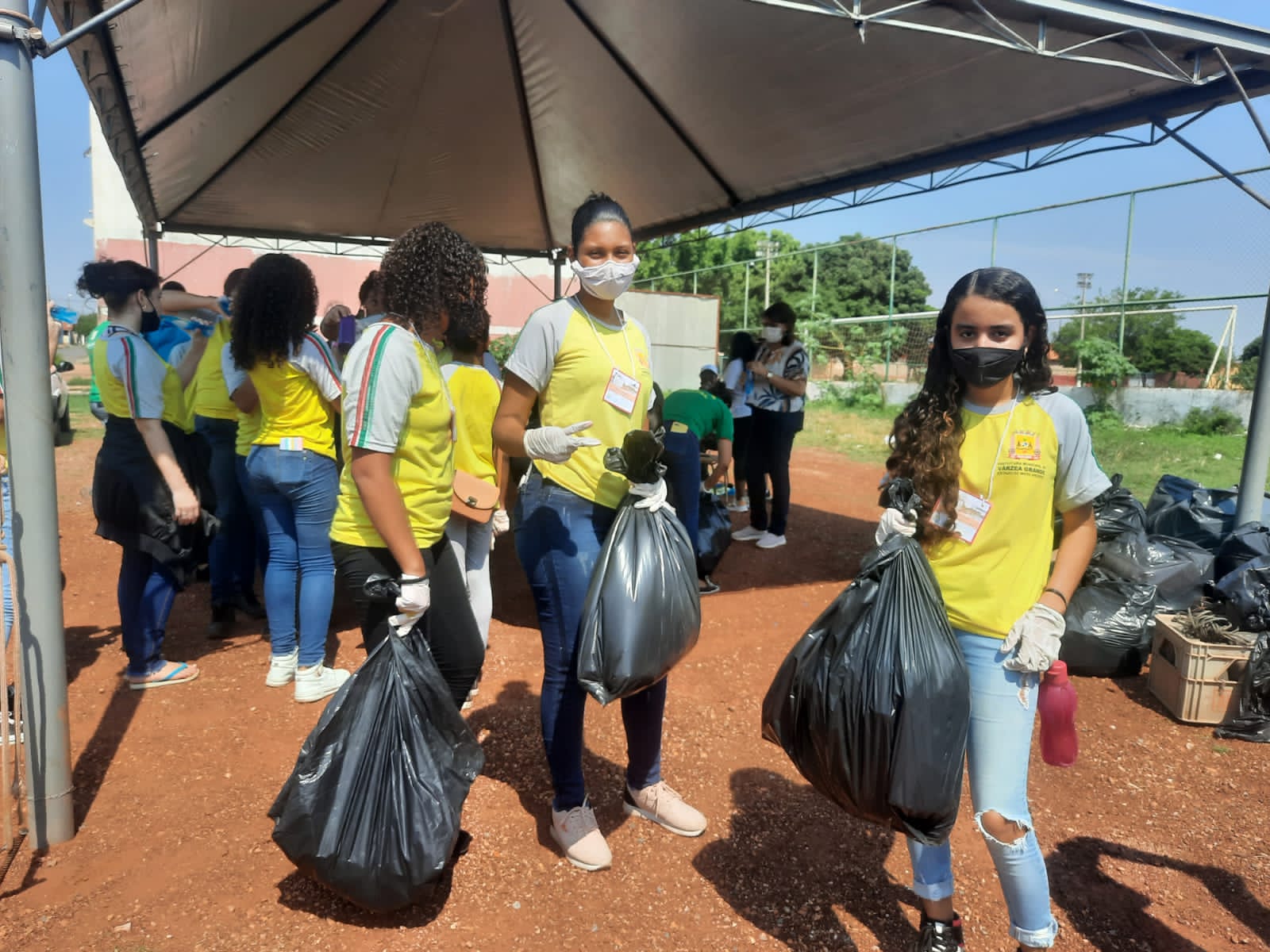 Flávia Moretti sanciona lei que incentiva reciclagem nas escolas municipais