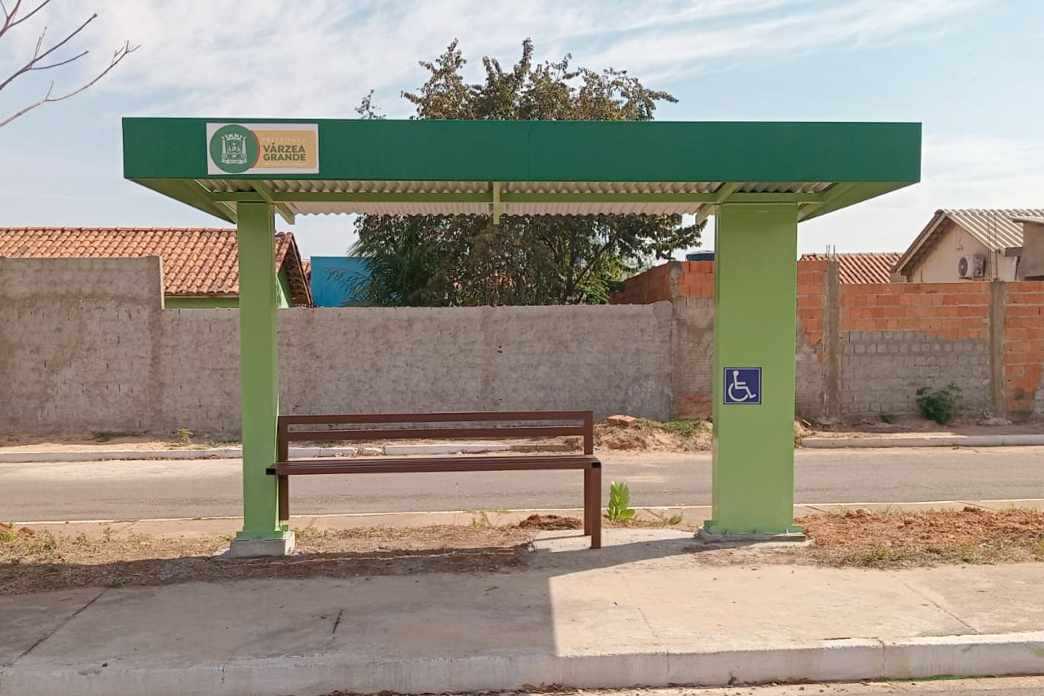 Várzea Grande amplia pontos de ônibus e entrega 15 novas coberturas em 30 dias