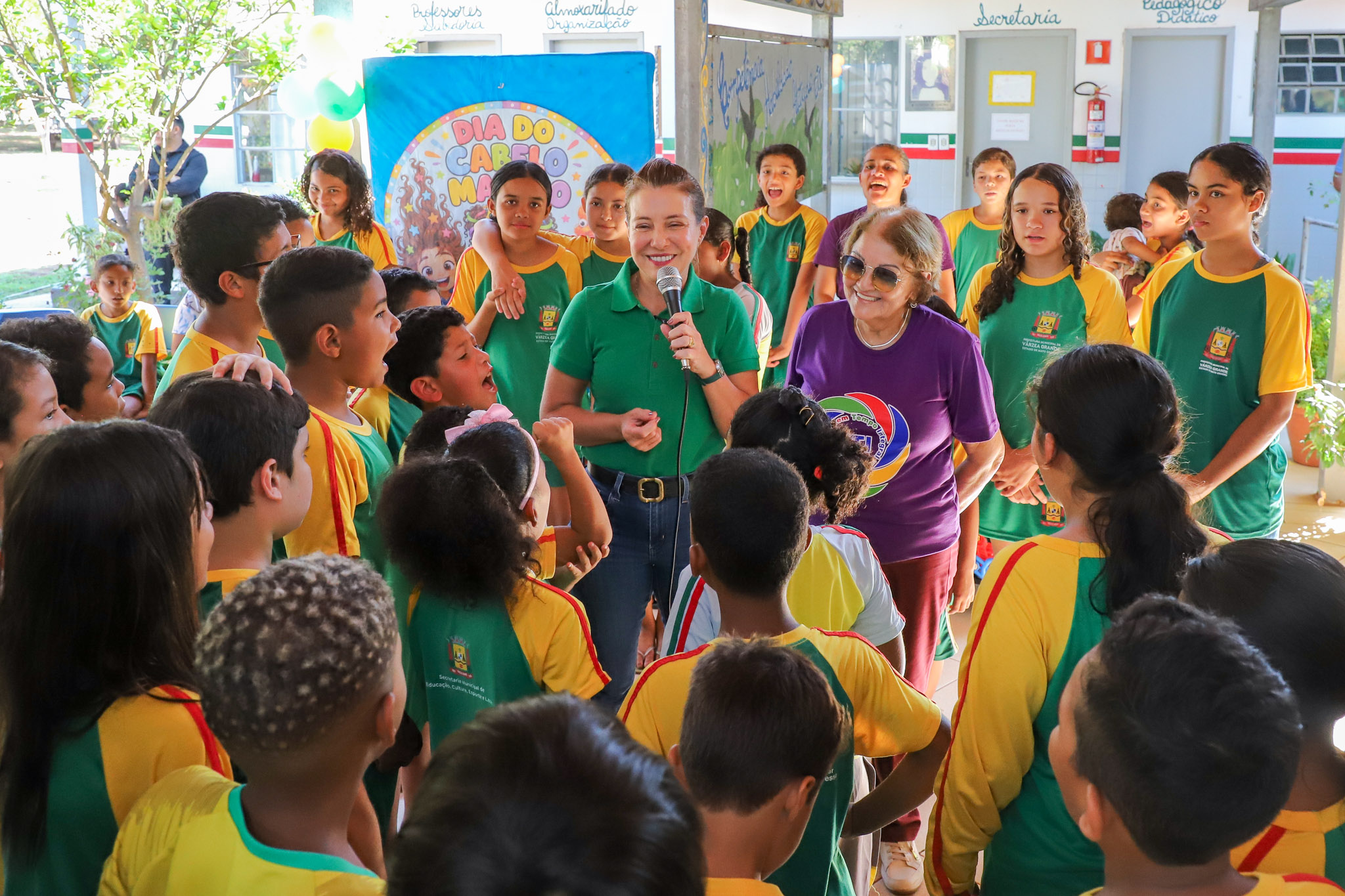 Prefeita Flávia Moretti participa de programação infantil na EMEB Bianka Capilé e anuncia investimentos
